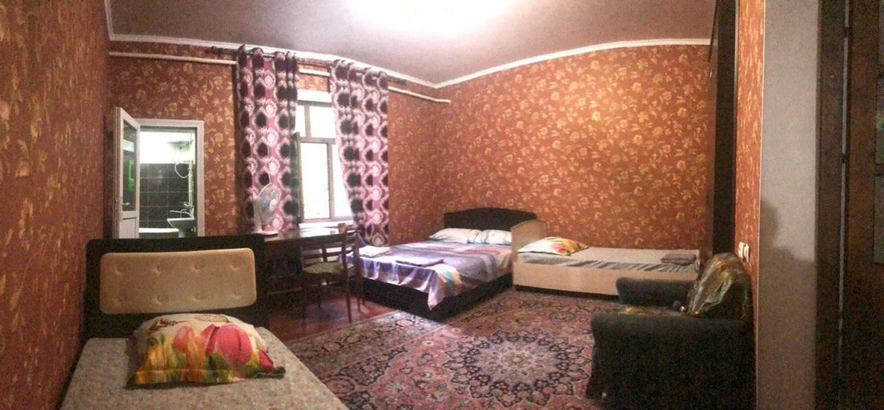 Отель Be My Guest Ош Экстерьер фото
