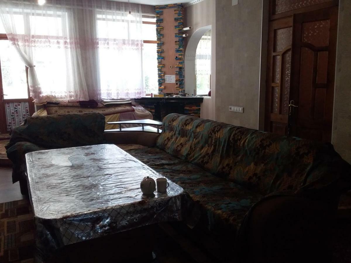 Отель Be My Guest Ош Экстерьер фото
